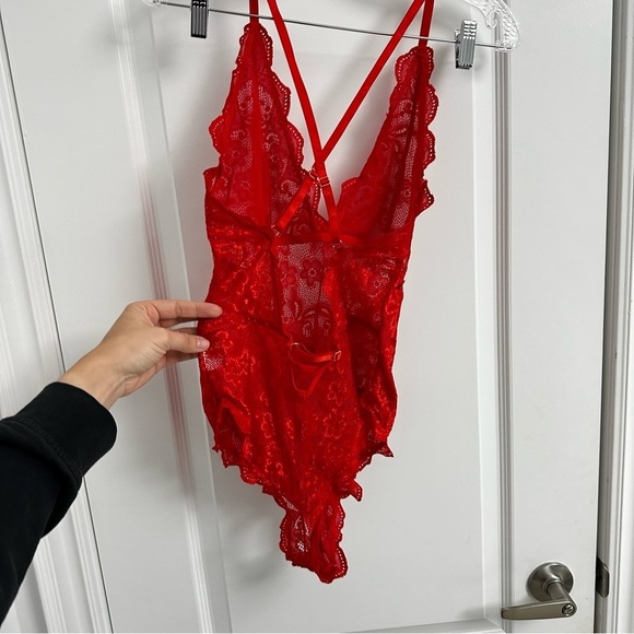 ⛄️ Gorgeous Red Lingerie Teddy Trim Bodysuit​​​​ - Picture 7 of 7